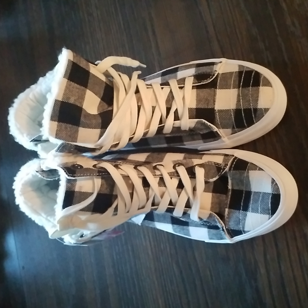 Tommy Bahama High Tops. Plaid Furry Sneakers. NEW NWT